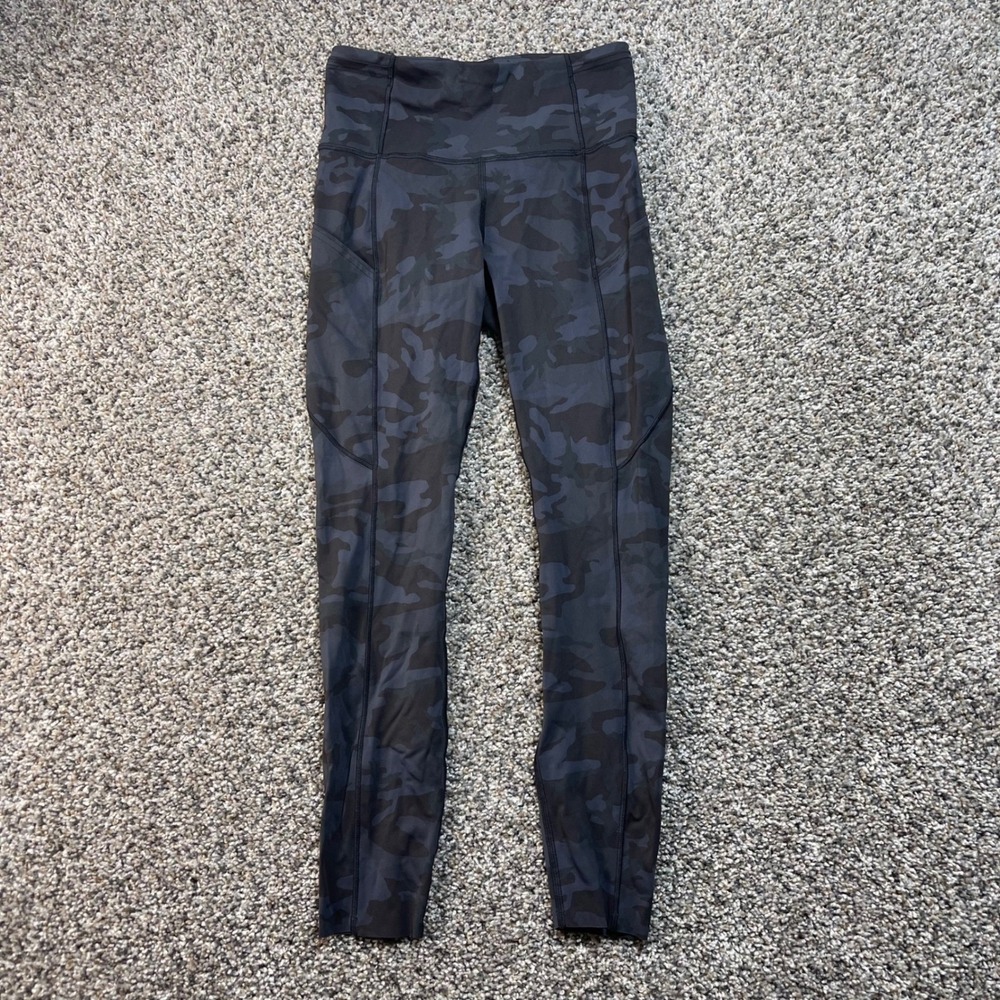 Lululemon Women's Size 4 Black Camo High Rise Leggings Yoga Run Pockets
